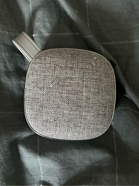 iHip Portable Bluetooth Speaker Gray Fabric Wireless Speaker w Cable